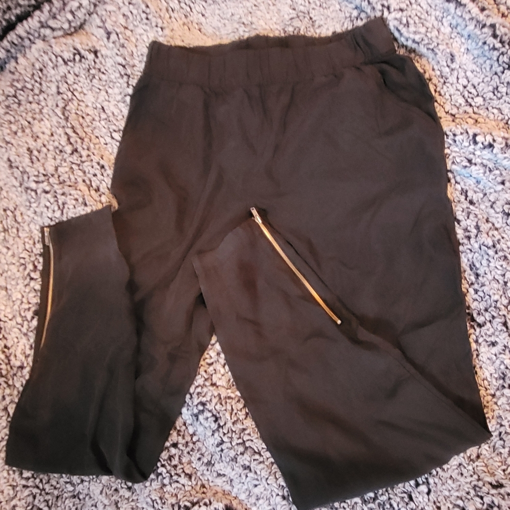 Forever 21 Joggers Dress Pants